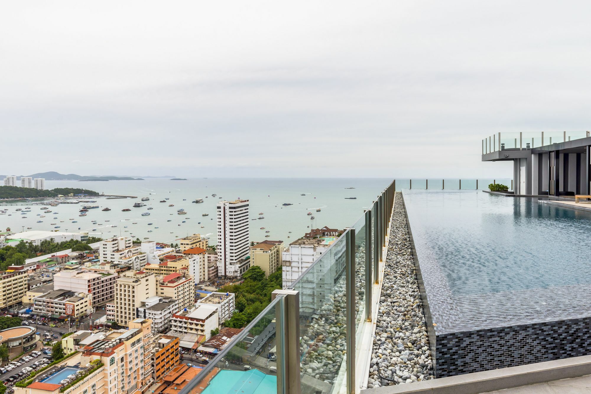 Favstay - The Base Central Pattaya Eksteriør billede